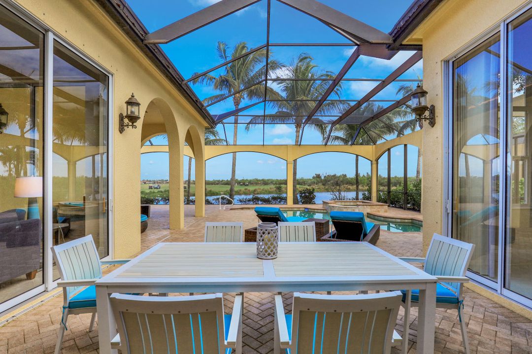 8560 Bellagio Dr, Naples, FL 34114