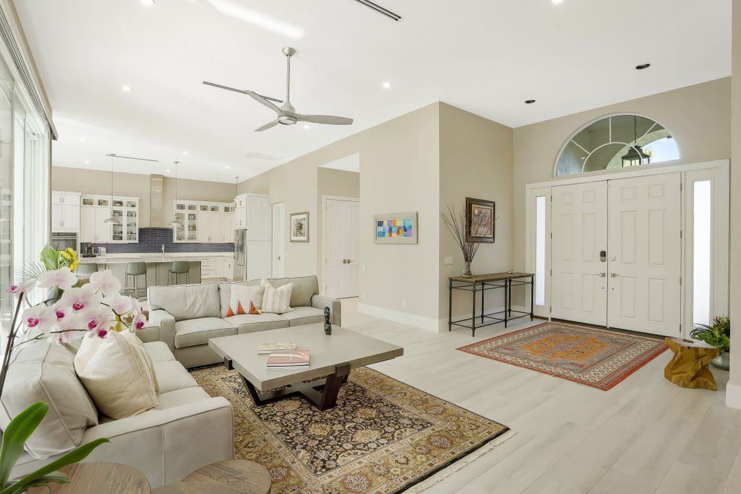 3371 Creekview Dr, Bonita Springs, FL 34134