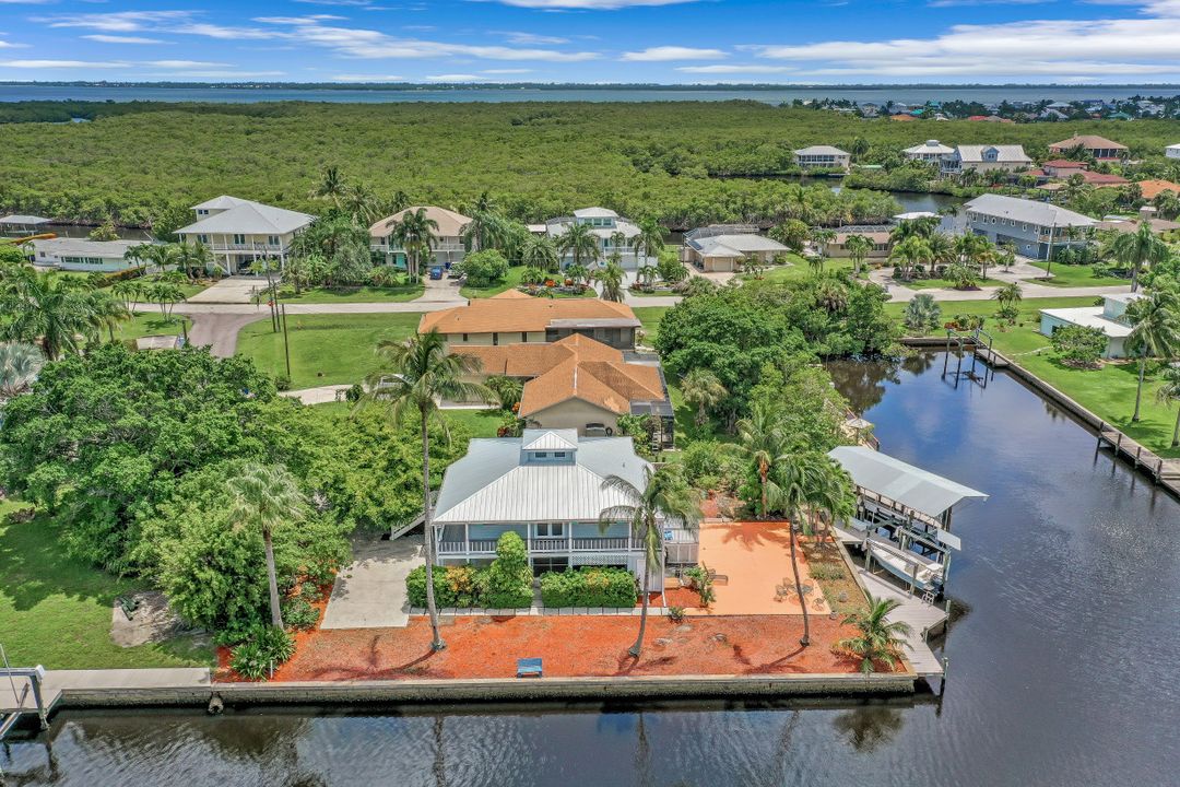 2825 Tern Ct, Saint James City, FL 33956