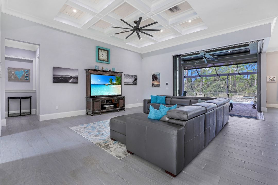 631 25th St SW, Naples, FL 34117