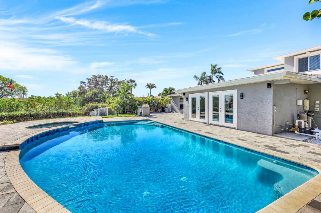 120 79th St S, St. Petersburg, FL 33707