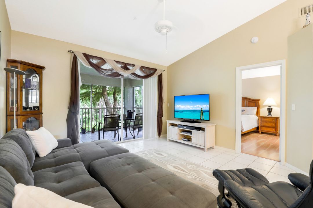 6625 Huntington Lakes Cir #204, Naples, FL 34119