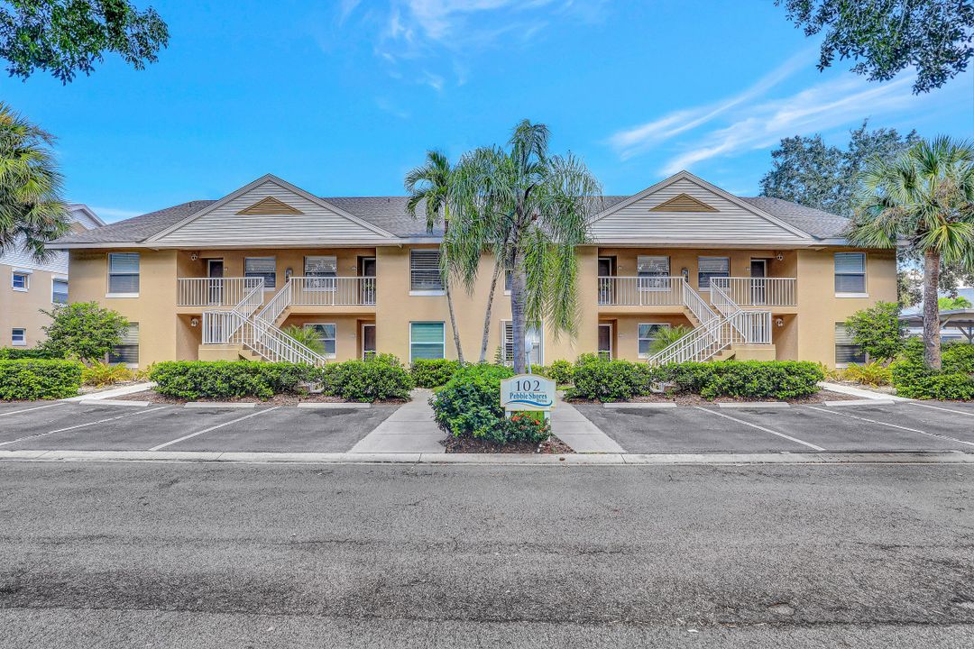 102 Pebble Shores Dr #3-201, Naples, FL 34110