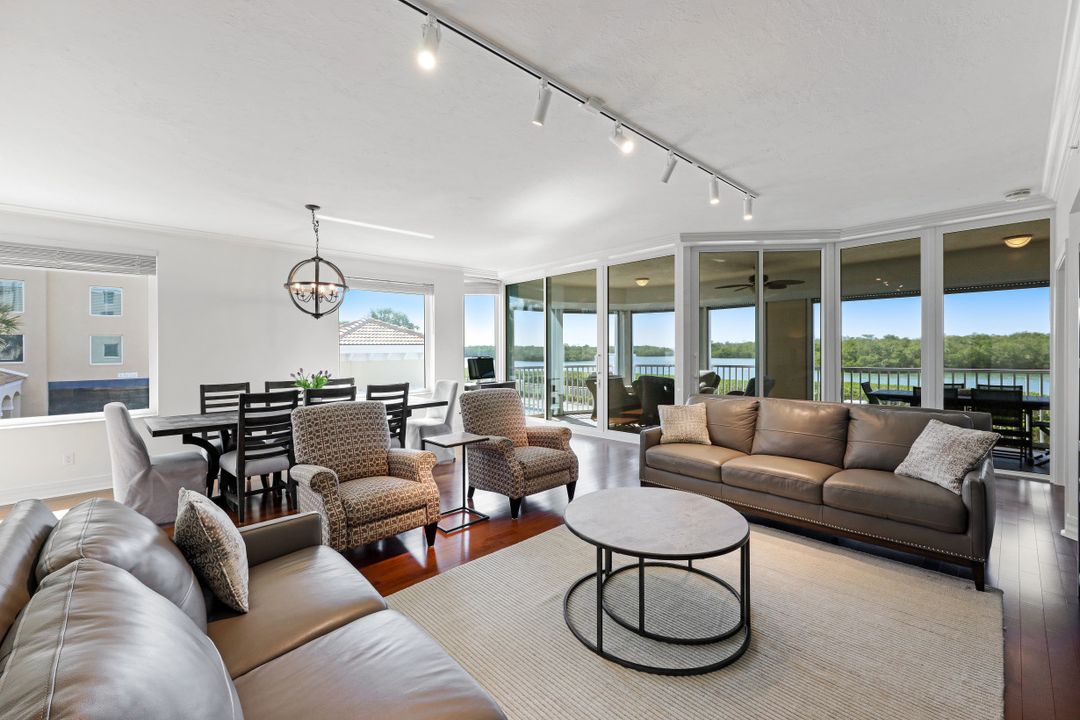 445 Dockside Dr ##201, Naples, FL 34110