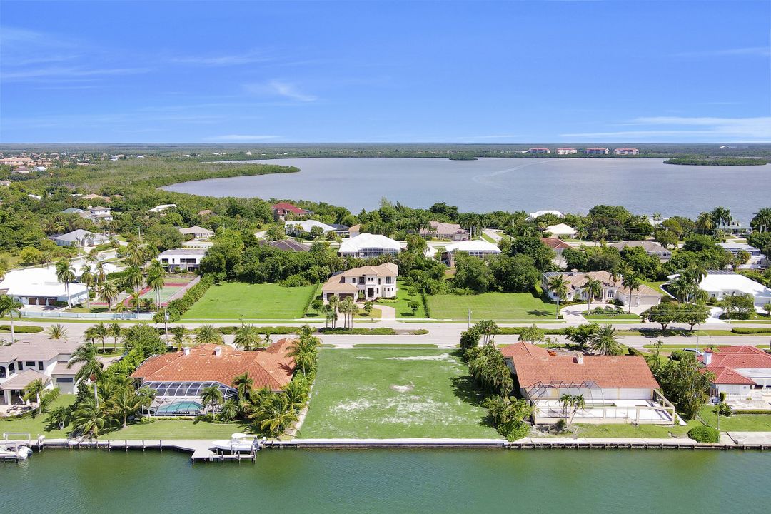 580 S Barfield Dr, Marco Island, FL 34145