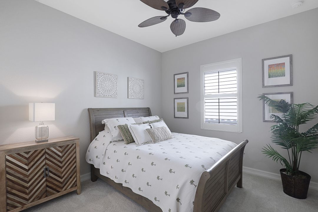 7446 Lantana Cir, Naples, FL 34119