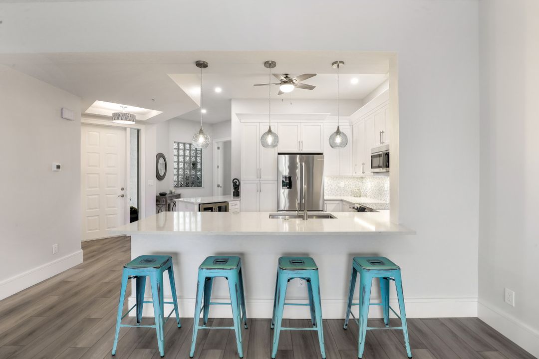 835 Bentwater Cir #103, Naples, FL 34108