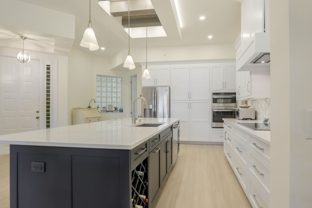 840 Sailaway Ln #103, Naples, FL 34108