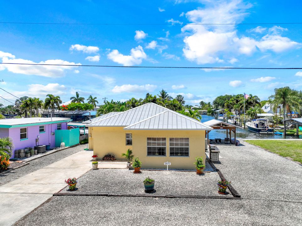 2471 Oleander St, Saint James City, FL 33956