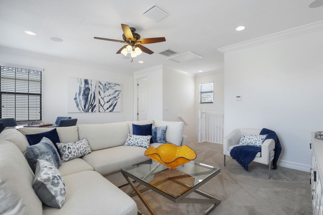 13719 Luna Dr, Naples, FL 34109