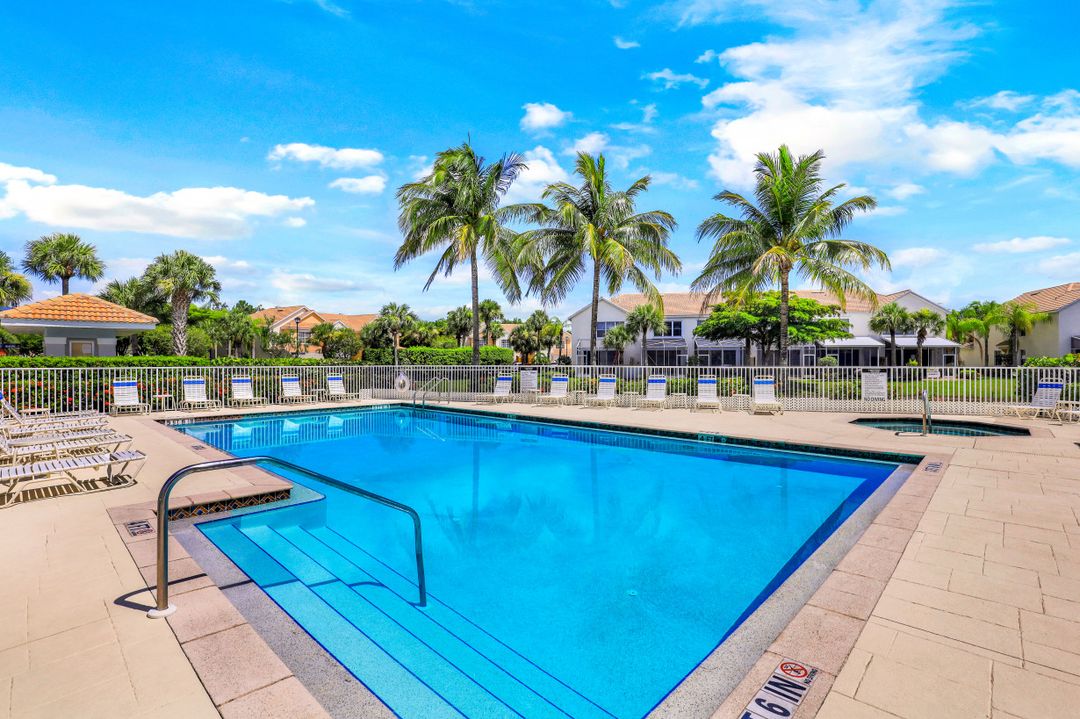 8381 Village Edge Cir  #4, Fort Myers, FL 33919