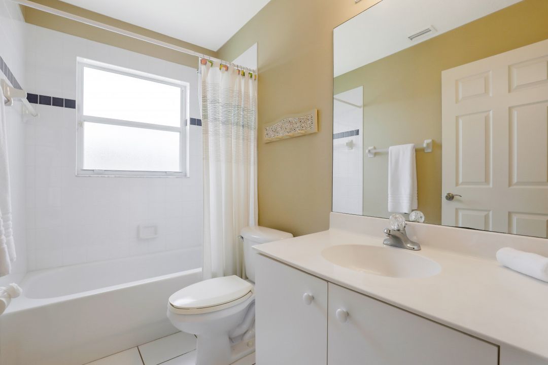 6625 Huntington Lakes Cir #204, Naples, FL 34119