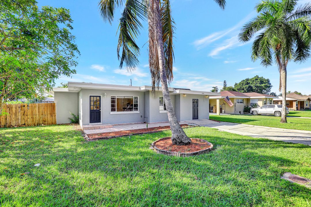 1858 Hanson St, Fort Myers, FL 33901