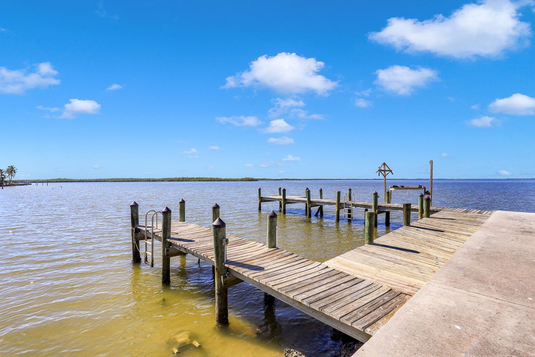 173 N Lopez Ln, Chokoloskee, FL 34138