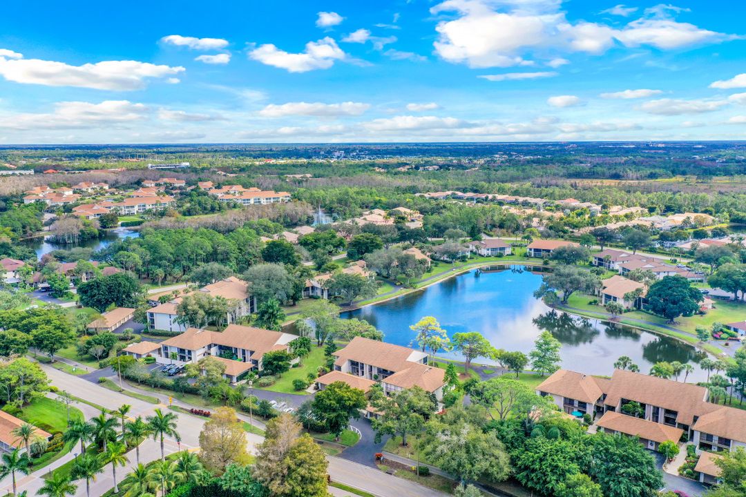 560 Retreat Dr #201, Naples, FL 34110