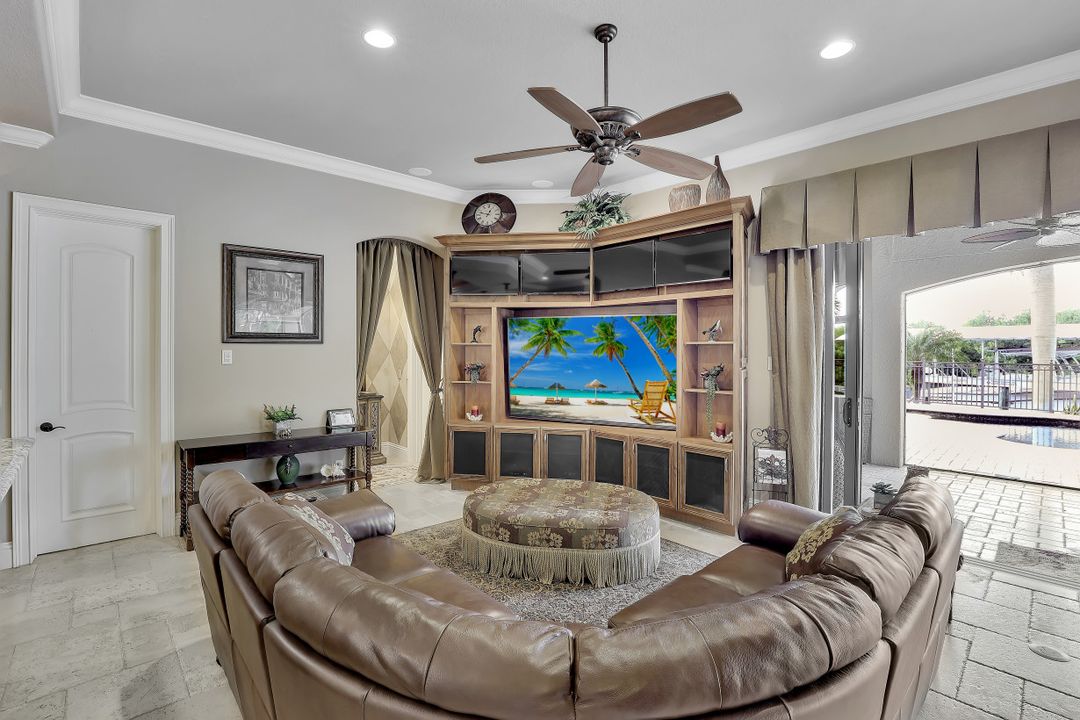 3840 Surfside Blvd, Cape Coral, FL 33914