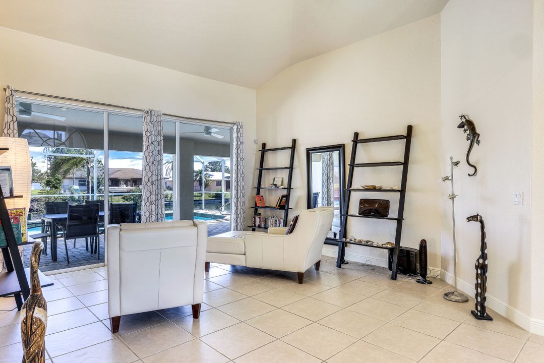 3317 SW 5th Pl, Cape Coral, FL 33914