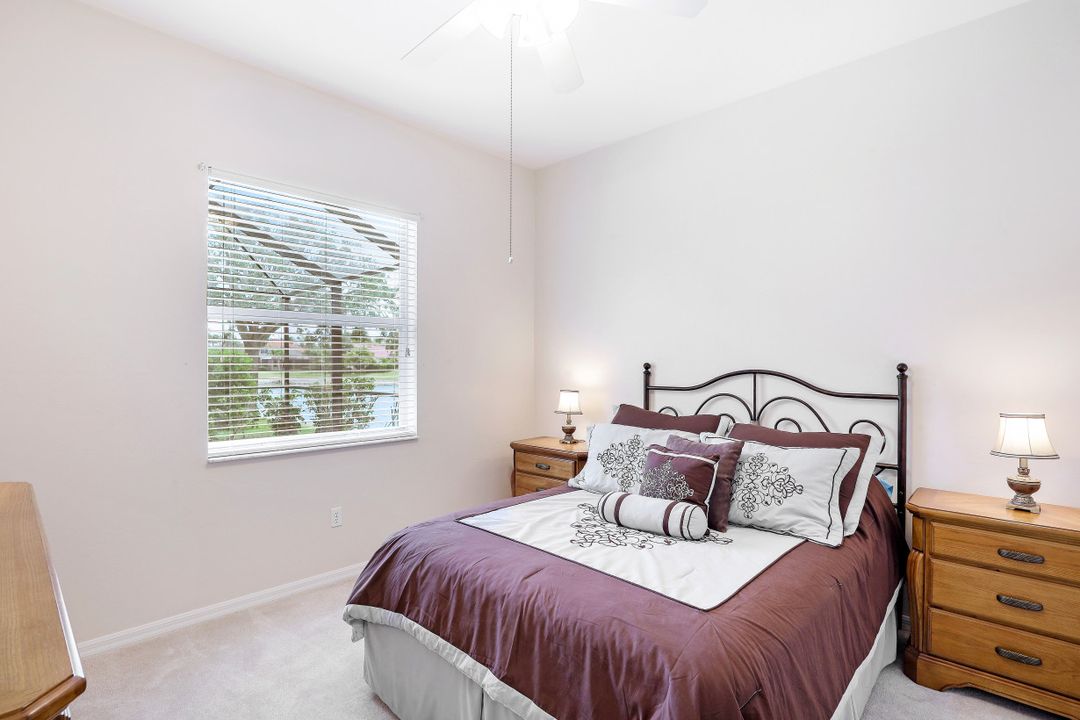 5014 Old Pond Dr, Naples, FL 34104