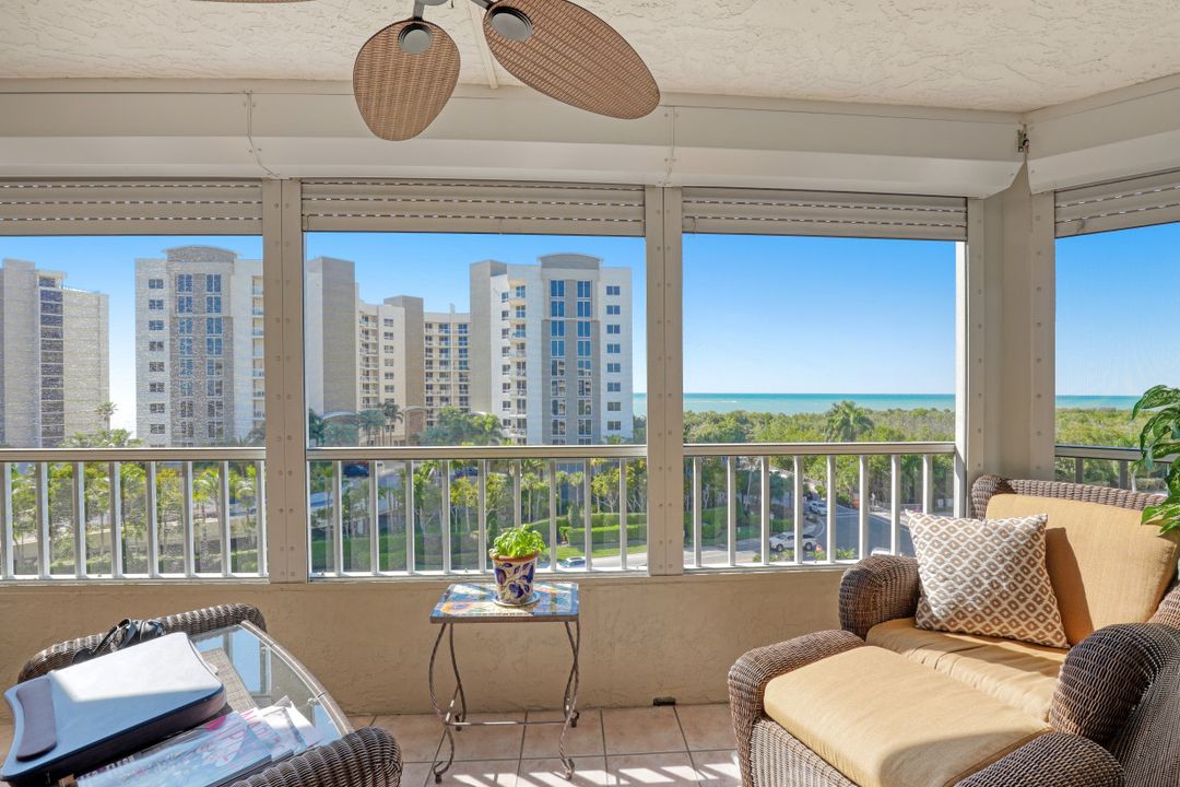 11118 Gulf Shore Dr #602, Naples, FL 34108