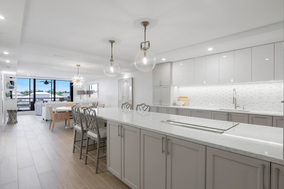 3100 Gulf Shore Blvd N #201, Naples, FL 34103