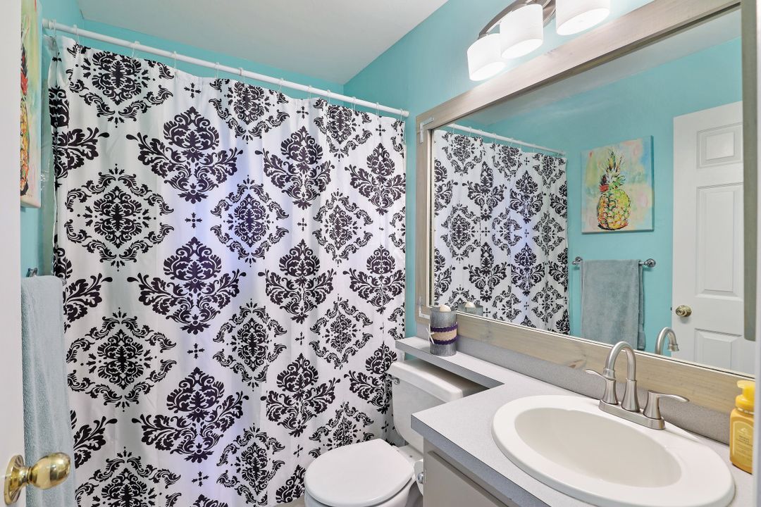 8365 Tahiti Rd, Fort Myers, FL 33967