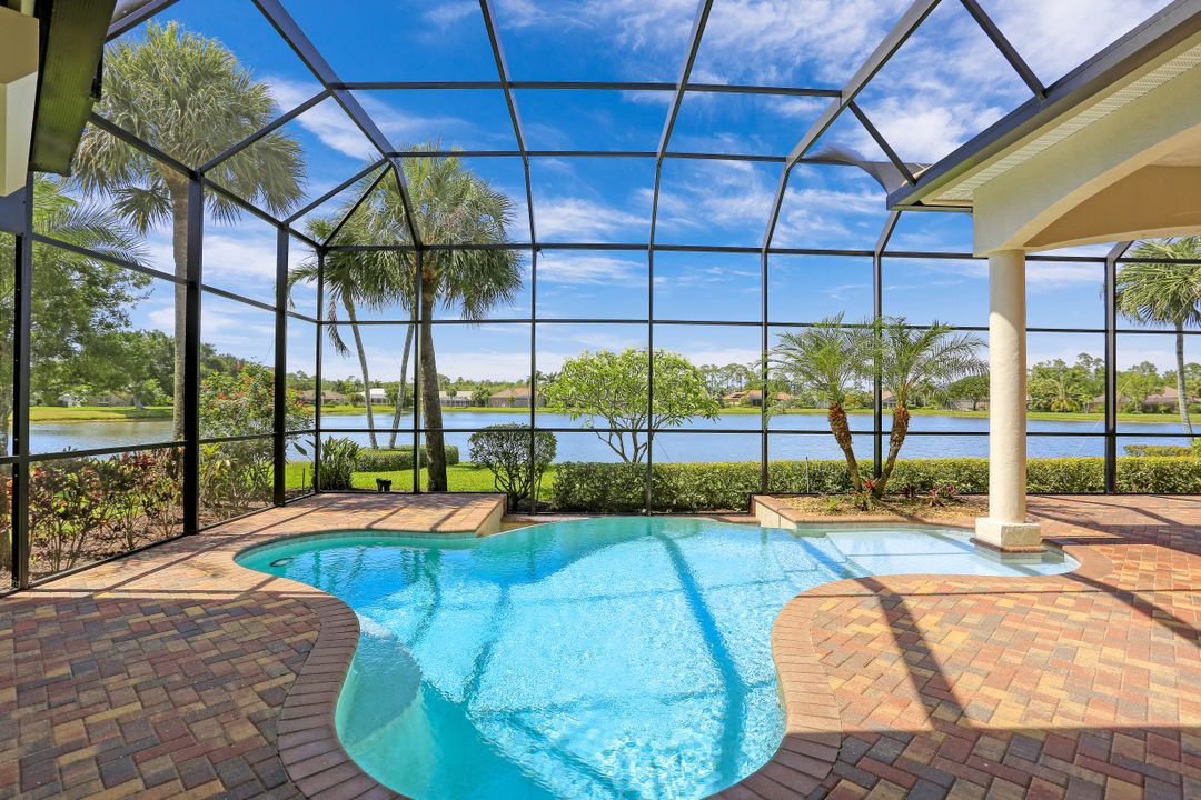 2046 Imperial Cir, Naples, FL 34110