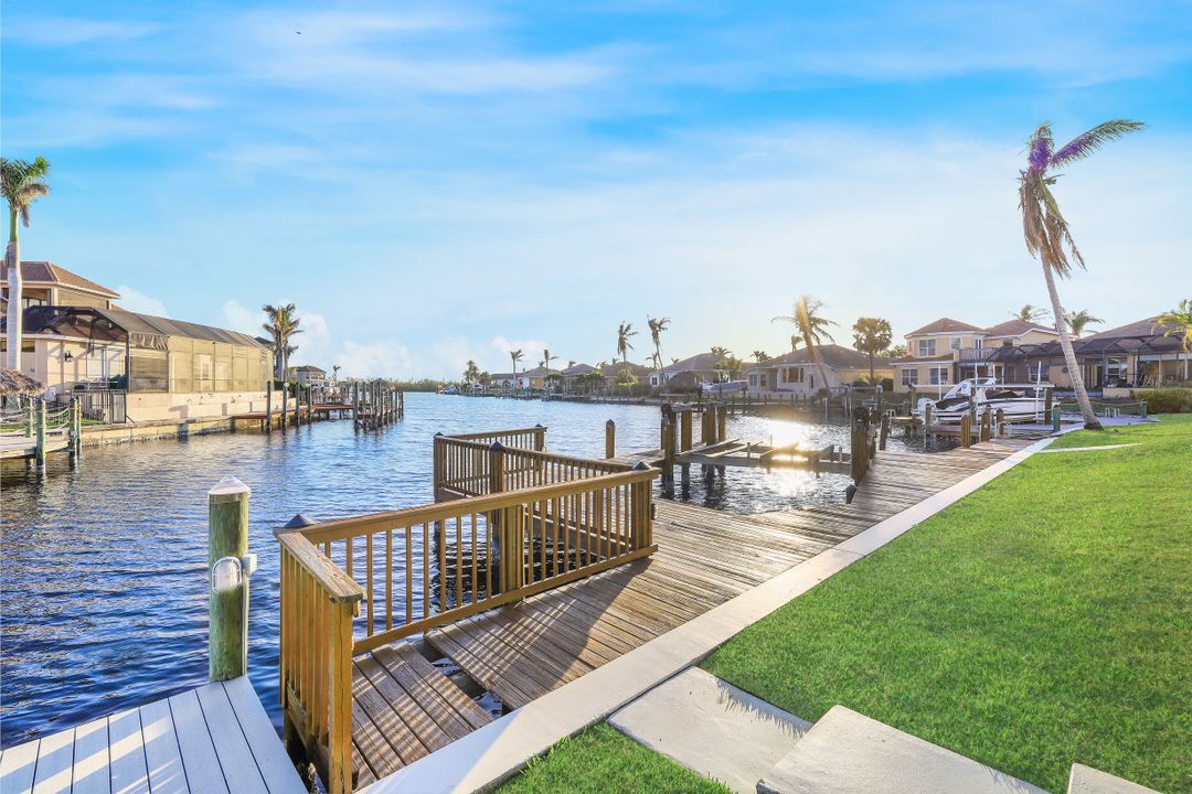 2200 El Dorado Pkwy W, Cape Coral, FL 33914