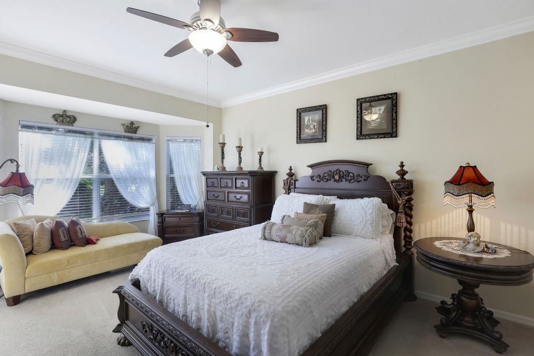 2084 Crestview Way, Naples, FL 34119