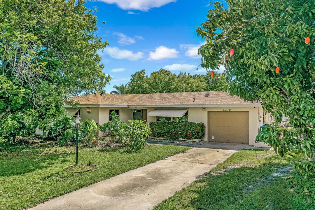 5310 Bayview Ct, Cape Coral, FL 33904