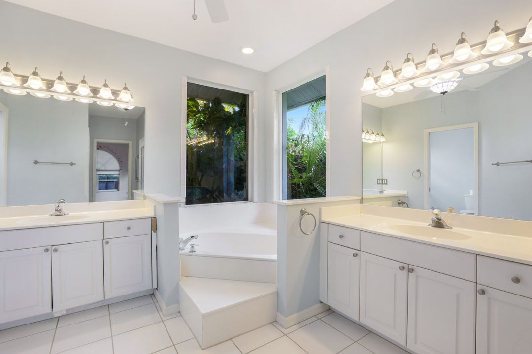 9926 Ortega Ln, Bonita Springs, FL 34135