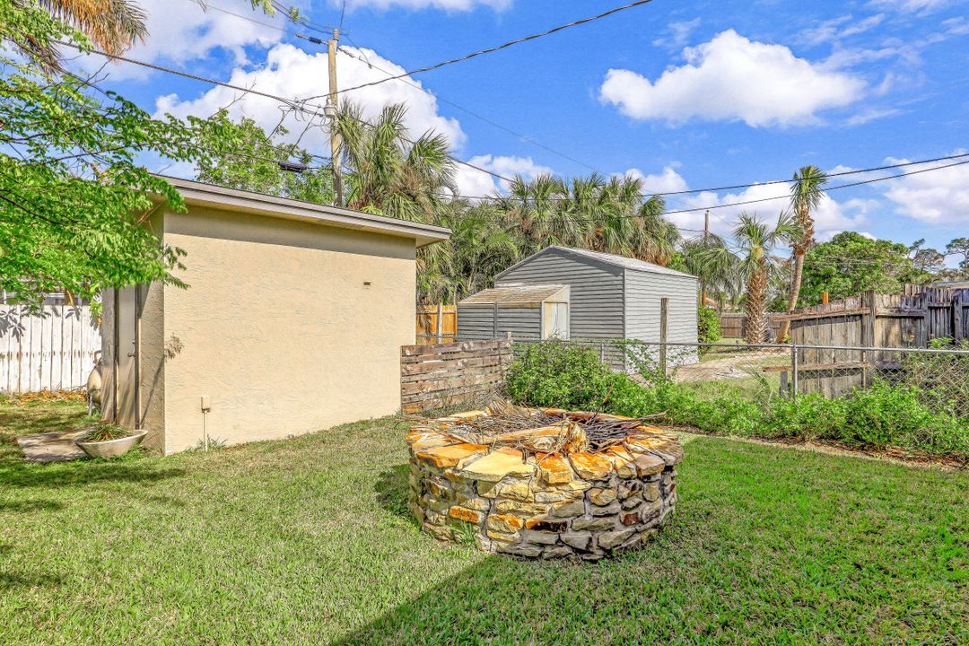 749 97th Ave N, Naples, FL 34108