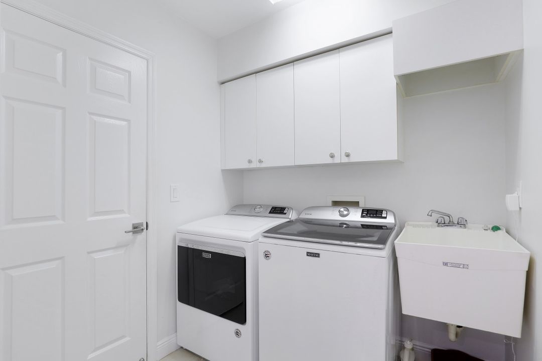 371 Capistrano Ct, Marco Island, FL 34145