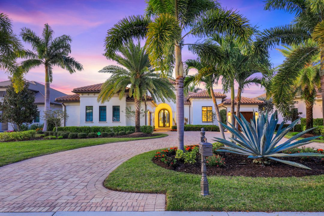 16439 Seneca Way, Naples, FL 34110