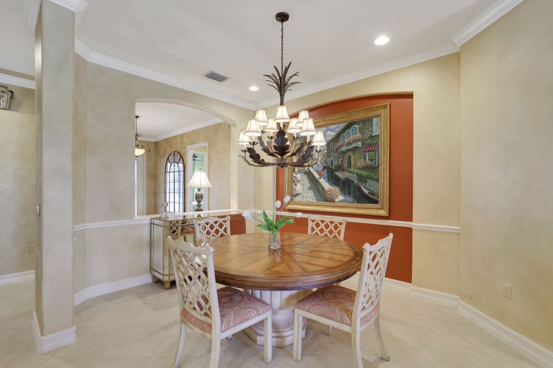 10327 Gator Bay Ct, Naples, FL 34120