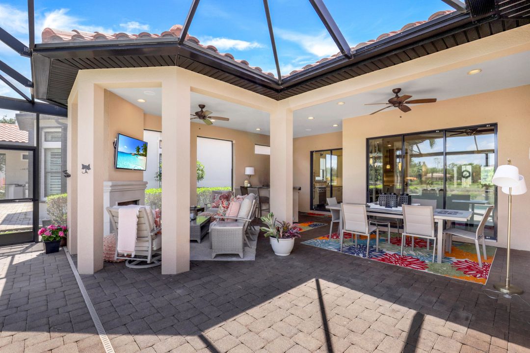 8701 Cavano St, Naples, FL 34119