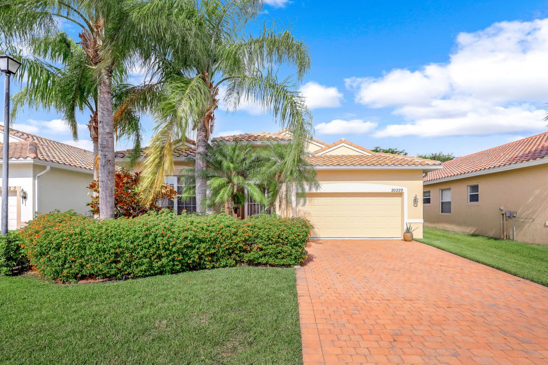 20229 Castlemaine Ave, Estero, FL 33928