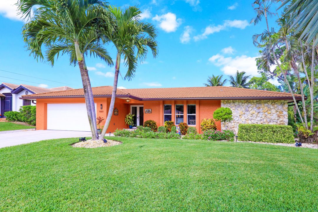989 E Valley Dr, Bonita Springs, FL 34134