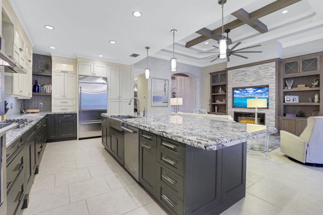 10102 Palazzo Dr, Naples, FL 34119