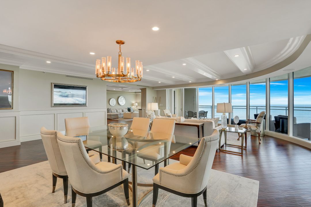 11125 Gulf Shore Dr #606, Naples, FL 34108