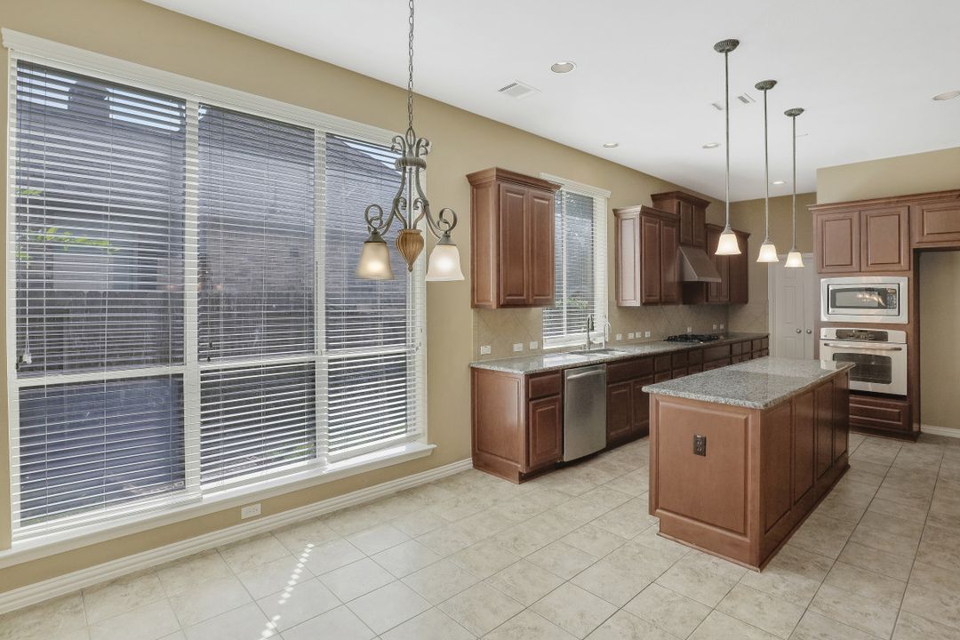 5327 Heath River Ln, Sugar Land, TX 77479