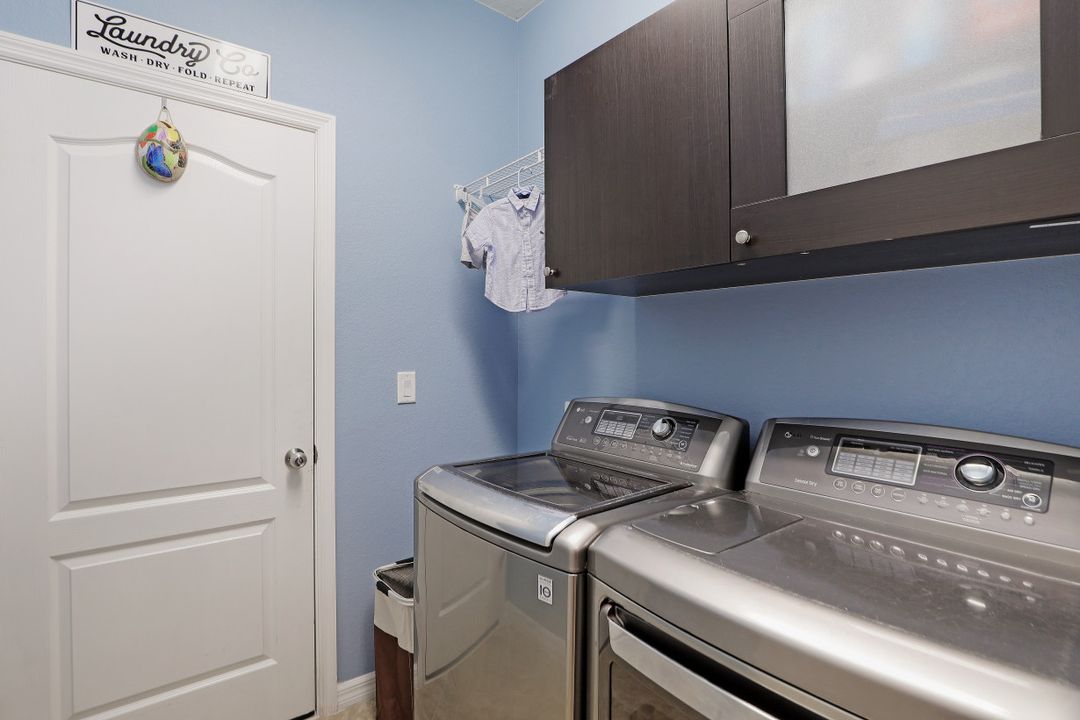 9231 Shadow Oak Ln, Naples, FL 34120