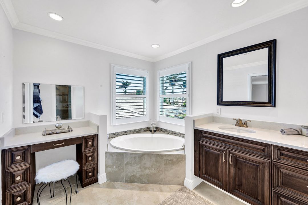 318 Polynesia Ct, Marco Island, FL 34145