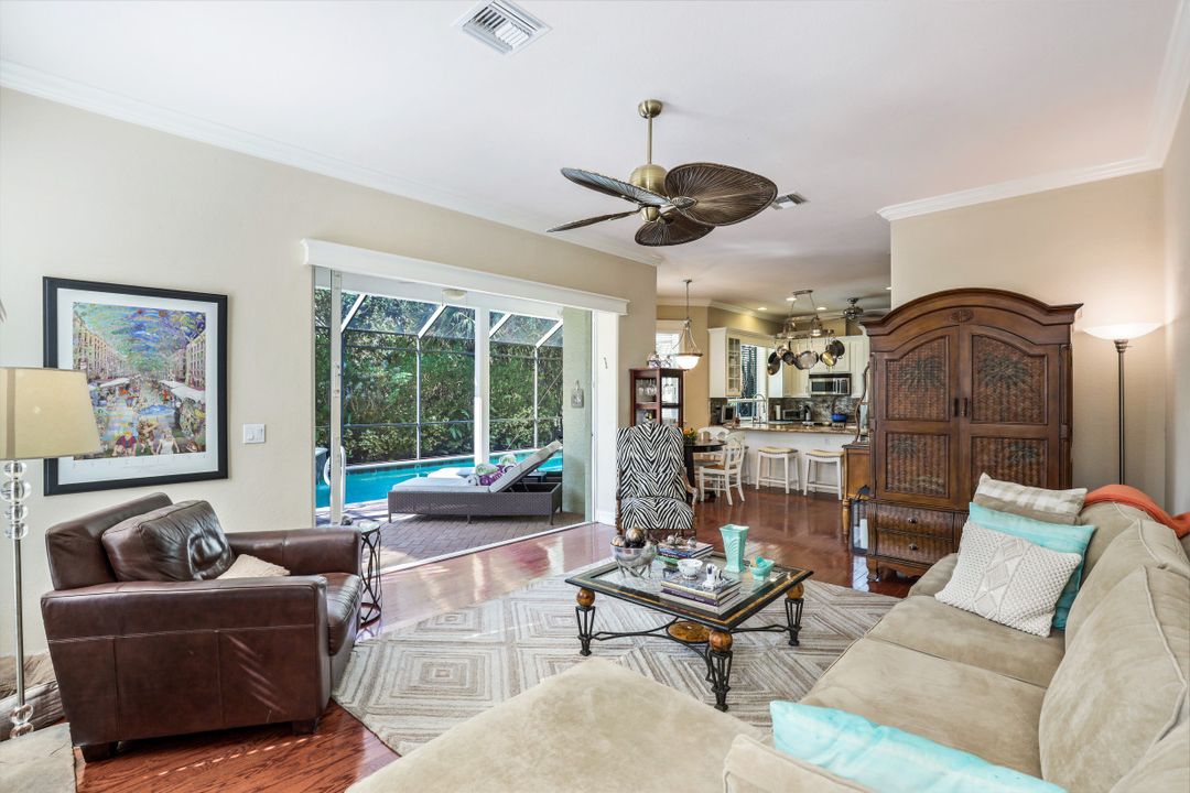 2850 Coach House Way, Naples, FL 34105