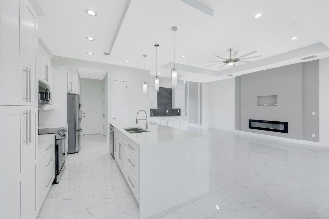 602 SW 35th St, Cape Coral, FL 33914