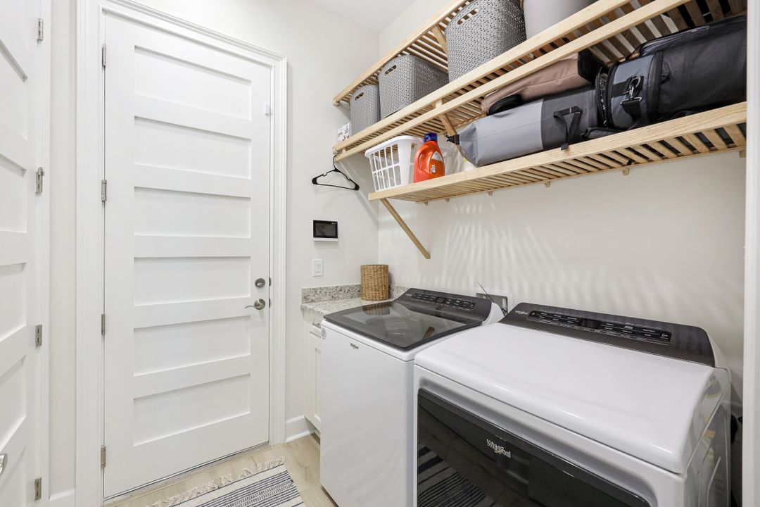 6295 Arriba Ave, Naples, FL 34113