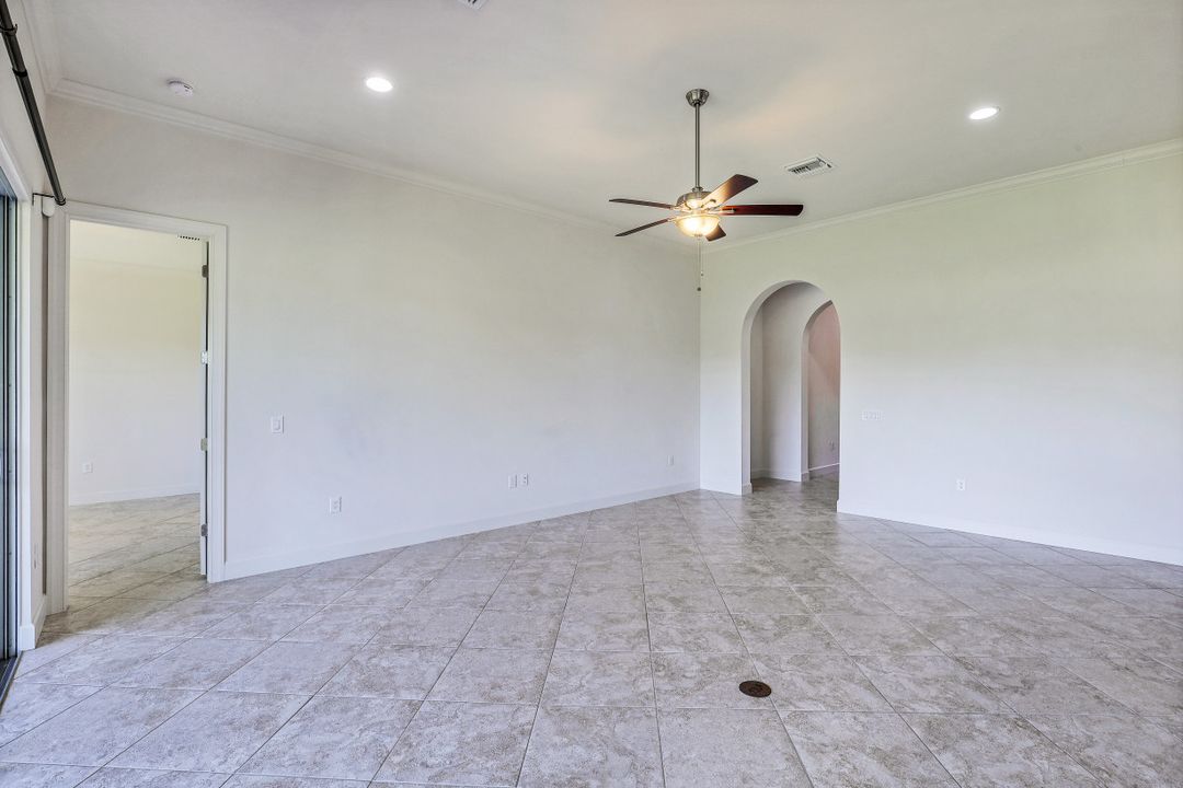 9106 Limestone Ln, Naples, FL 34120