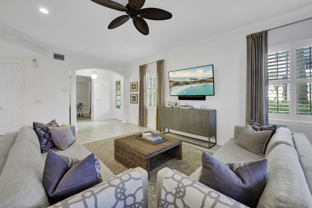 2850 Tiburon Blvd E #101, Naples, FL 34109