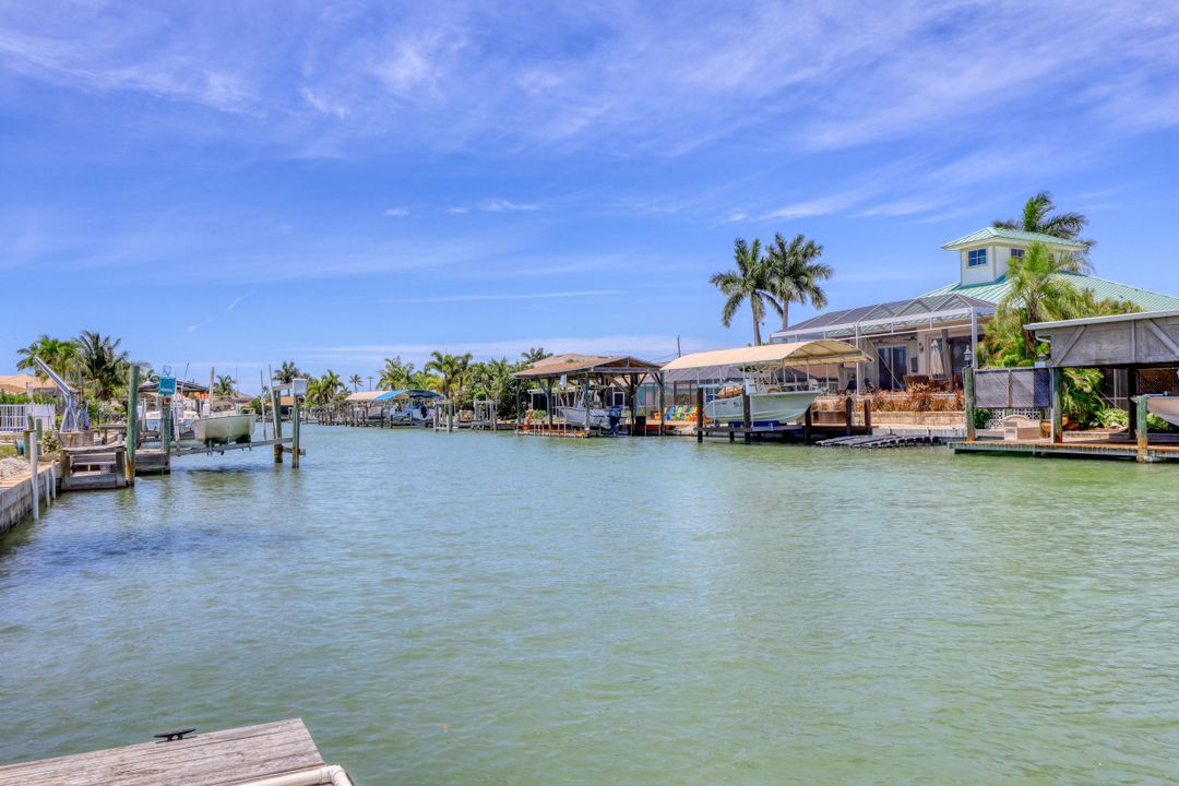 147 San Salvador St, Naples, FL 34113