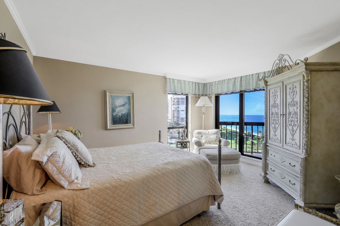 4551 Gulf Shore Blvd N #1003, Naples, FL 34103