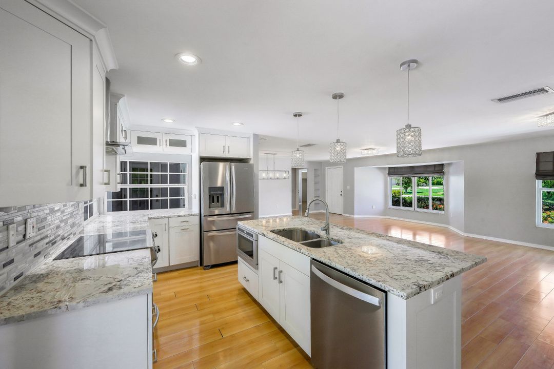 800 100th Ave N, Naples, FL 34108